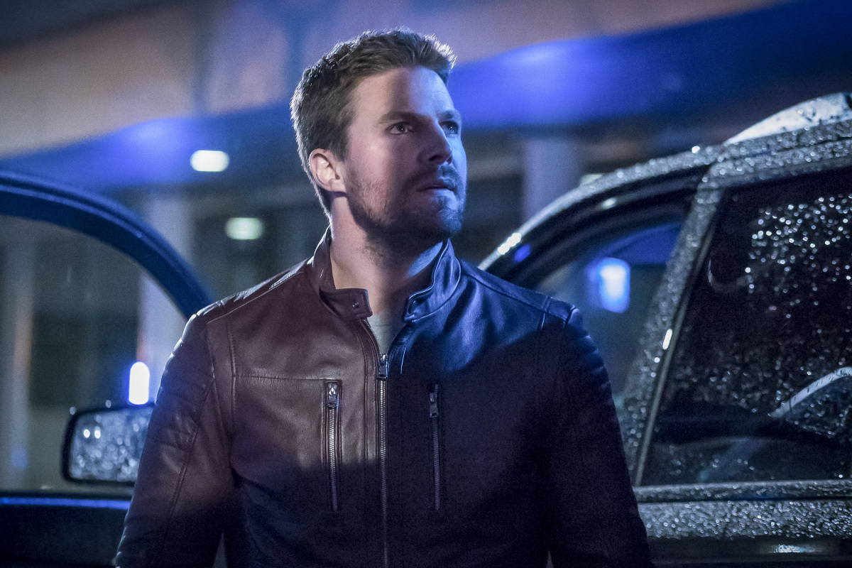 Arrow -- "Missing" -- Image AR522b_0326b.jpg -- Pictured: Stephen Amell as Oliver Queen/The Green Arrow -- Photo: Katie Yu/The CW -- ÃÂ© 2017 The CW Network, LLC. All Rights Reserved.