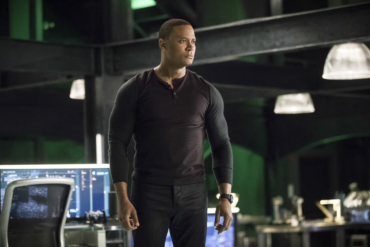 Arrow S06E17 Brothers in Arms