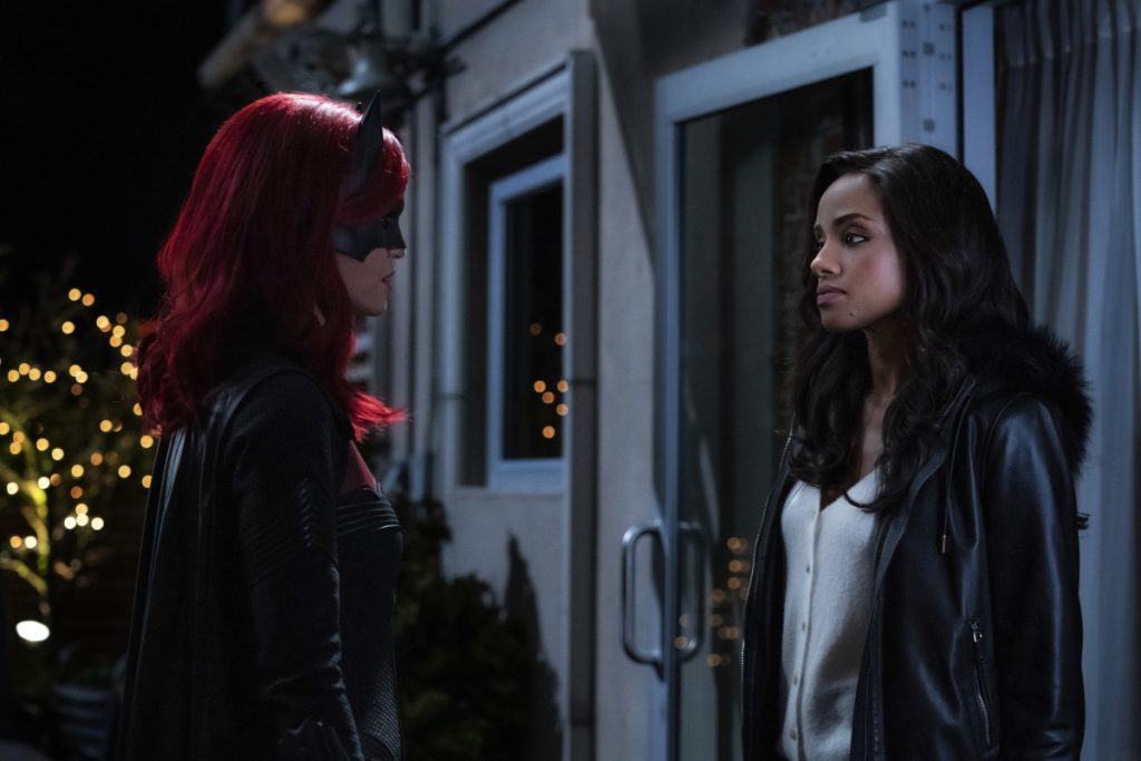 Batwoman | Promos do episódio S01E14 Grinning From Ear To Ear