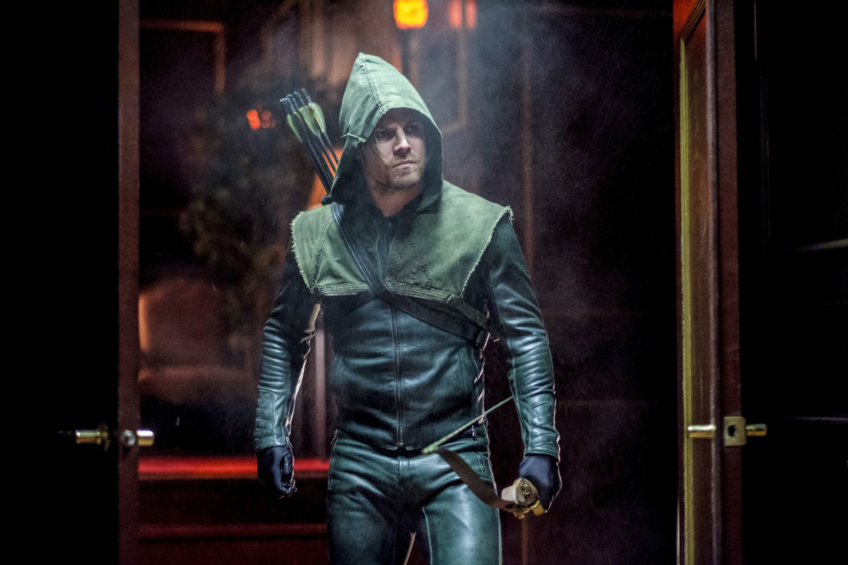 Arrow -- "Kapiushon" -- Image AR517b_0016b.jpg -- Pictured: Stephen Amell as Oliver Queen -- Photo: Robert Falconer/The CW -- ÃÂ© 2017 The CW Network, LLC. All Rights Reserved.