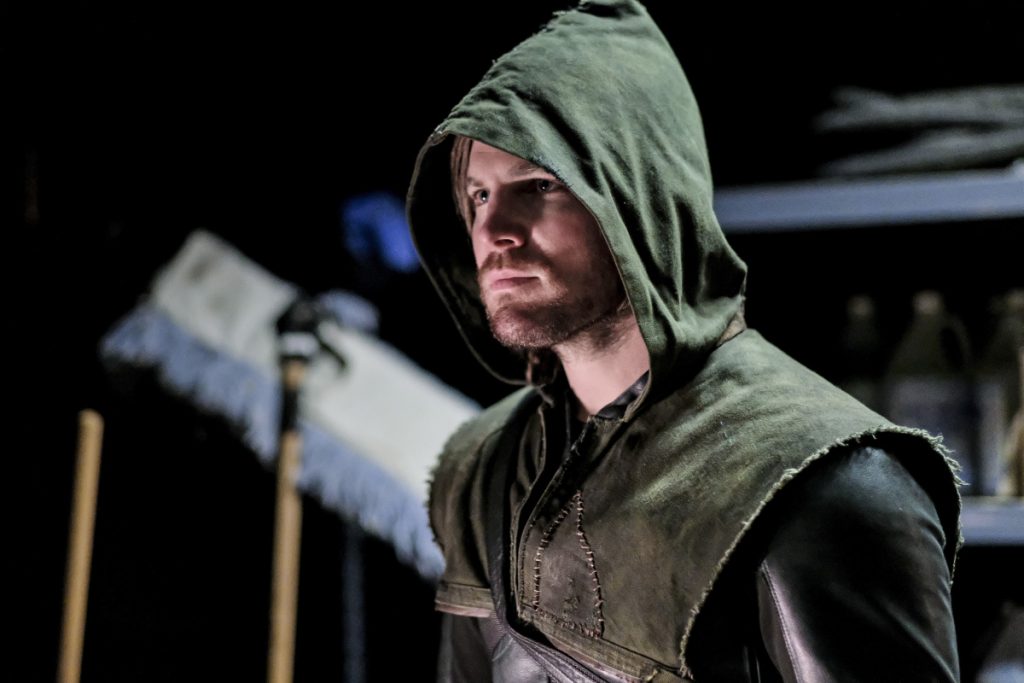 Arrow S05E17 Kapiushon