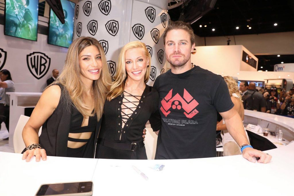 elenco de arrow na san diego comic-con