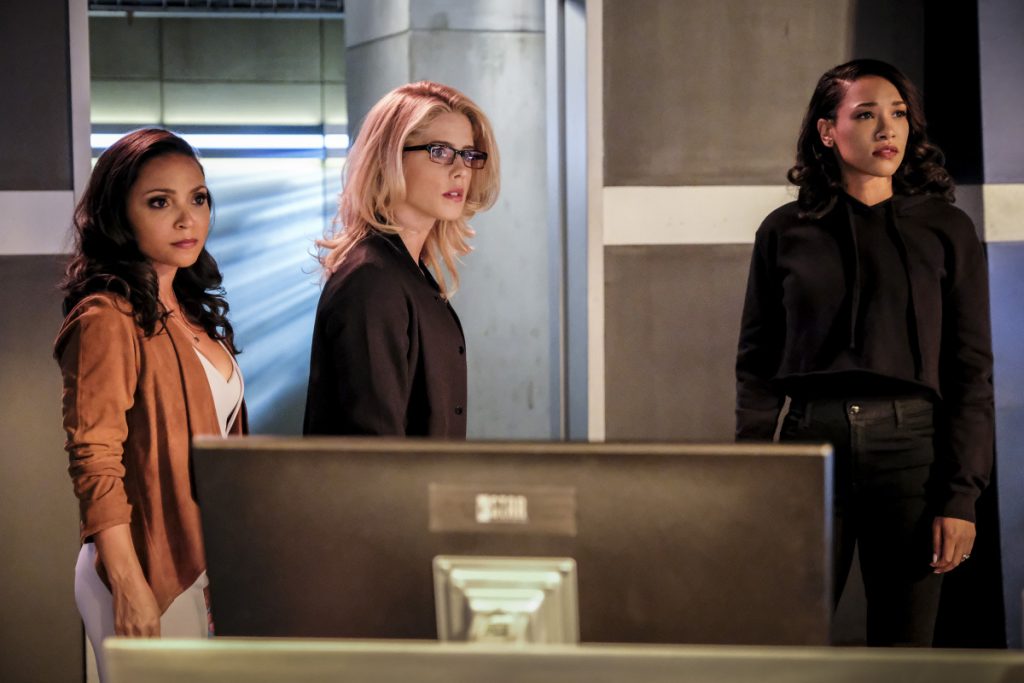 Felicity no episódio de The Flash S04E05 Girls Night Out