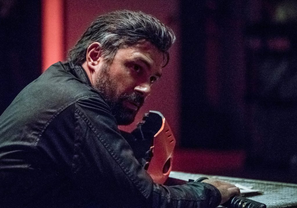 Arrow S06E05 Deathstroke Returns