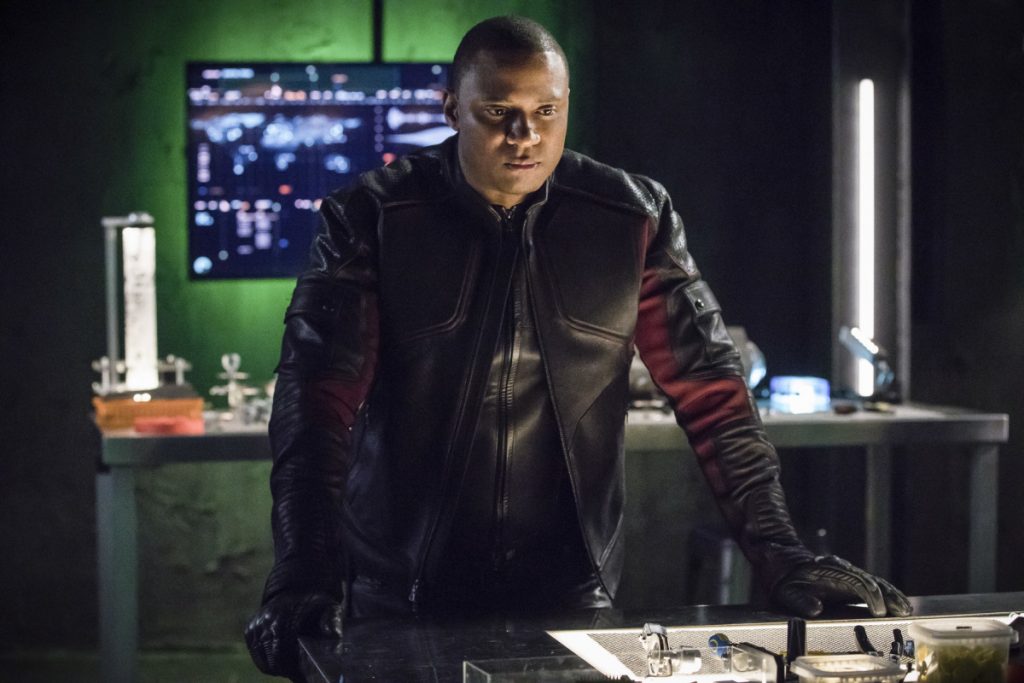 Arrow S06E17 Brothers in Arms