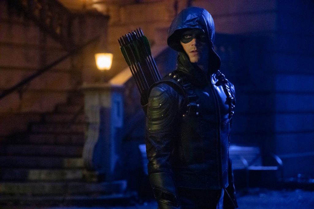 Fotos promocionais da hora de Arrow no crossover Elsewords