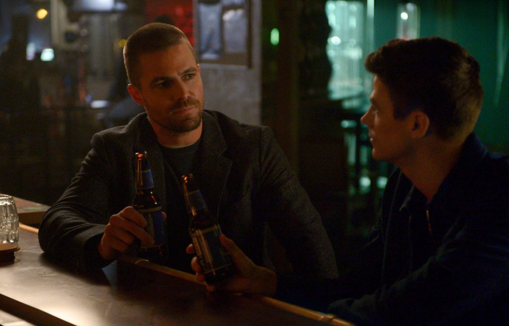 Fotos promocionais da hora de Supergirl no crossover Elsewords