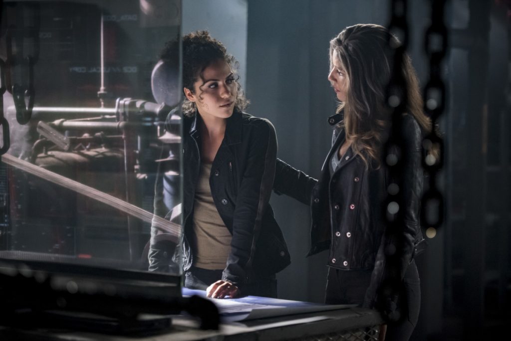 Arrow S07E010 Shattered Lives