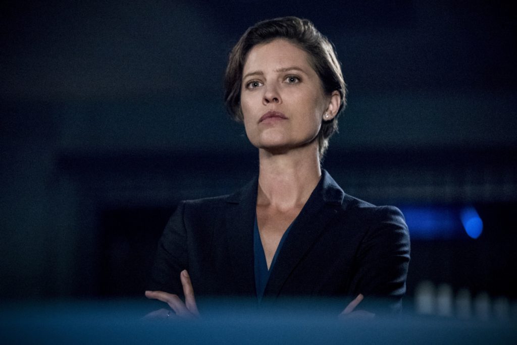 Arrow S07E010 Shattered Lives